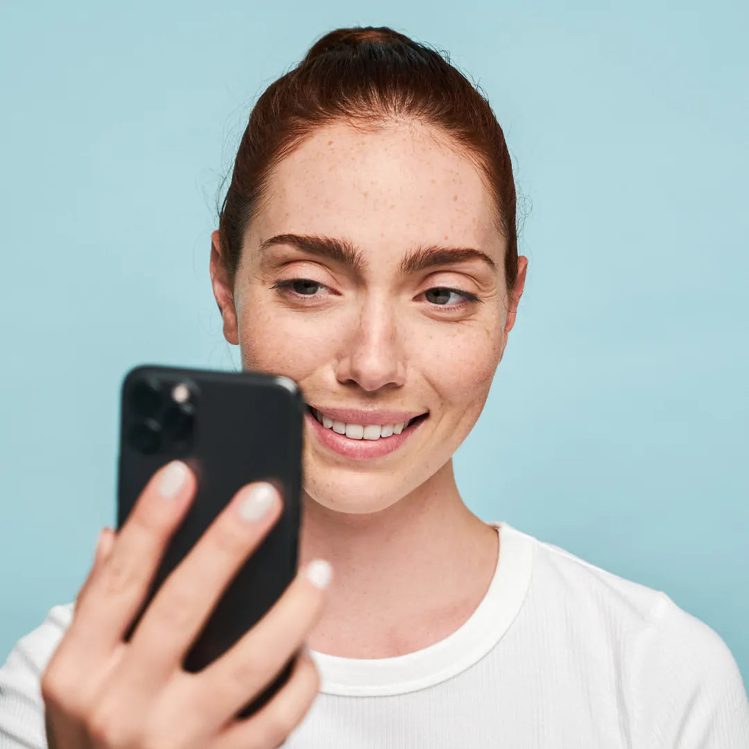 Face Mapping woman selfie square